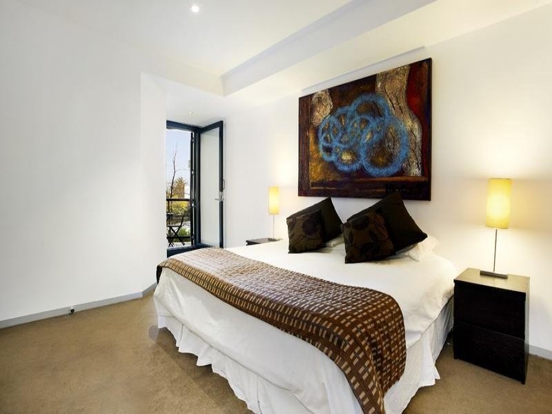 st kilda road, Melbourne VIC 3004