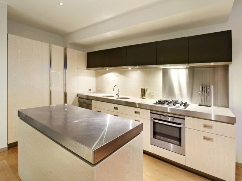 st kilda road, Melbourne VIC 3004