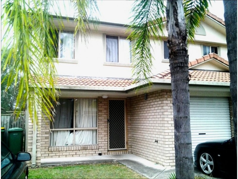 Usher Avenue, Labrador QLD 4215