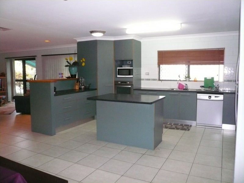 Stuart Drive, Wulguru QLD 4811