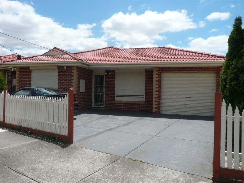 GLENGALA RD, Sunshine VIC 3020
