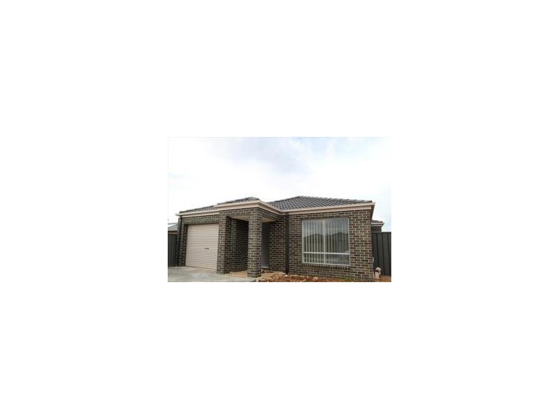 Poplar Close, Melton VIC 3337