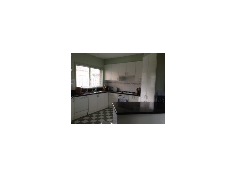 pinehill court, Highton VIC 3216