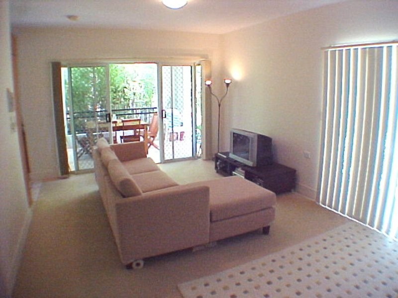 Bellevue Tce, St Lucia QLD 4067
