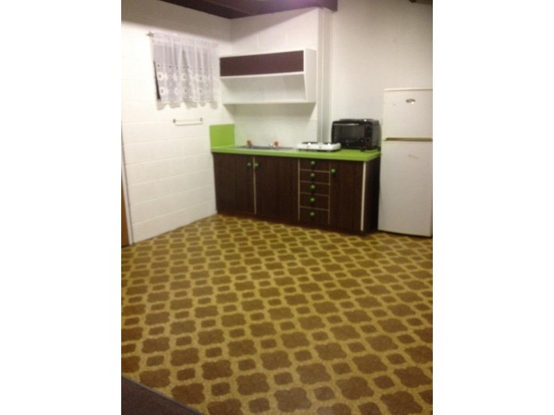 Hetherington Street, West Gladstone QLD 4680