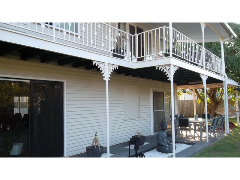 Robert Street, Labrador QLD 4215