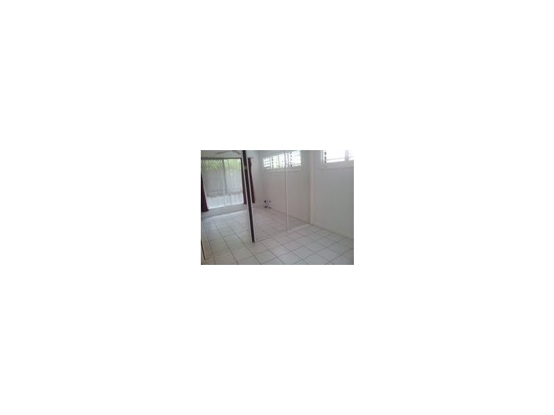 Whiting St, Labrador QLD 4215