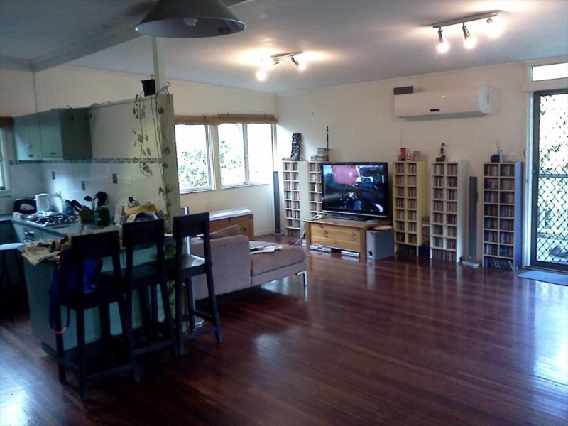 Tarbet St, Kenmore QLD 4069