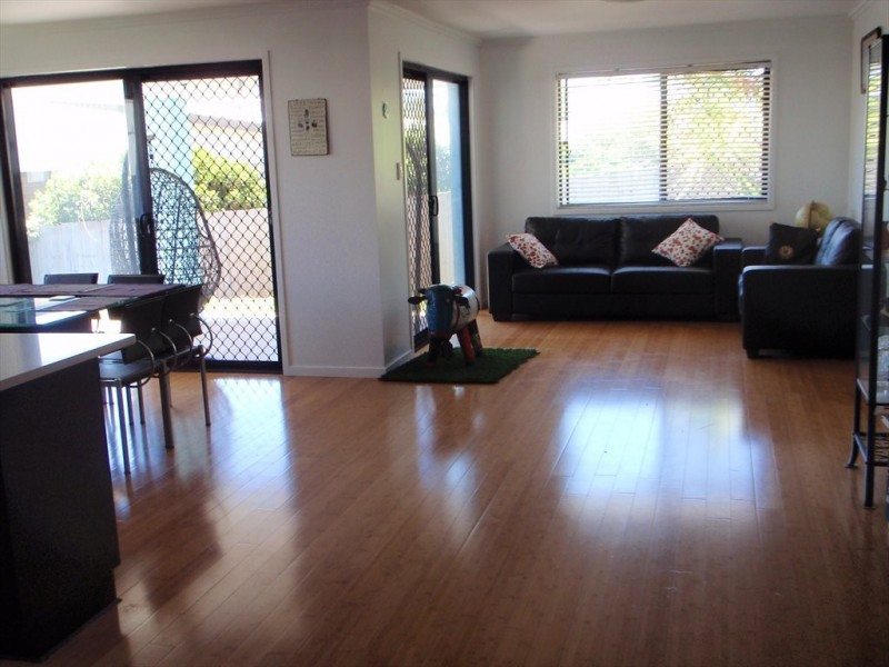 Bottlebrush, Bli Bli QLD 4560