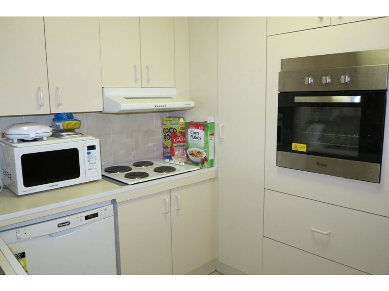 Australia avenue, Broadbeach QLD 4218