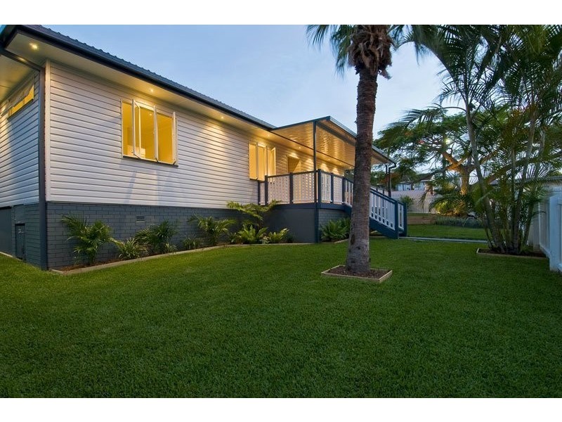 Schilling Avenue, Southport QLD 4215