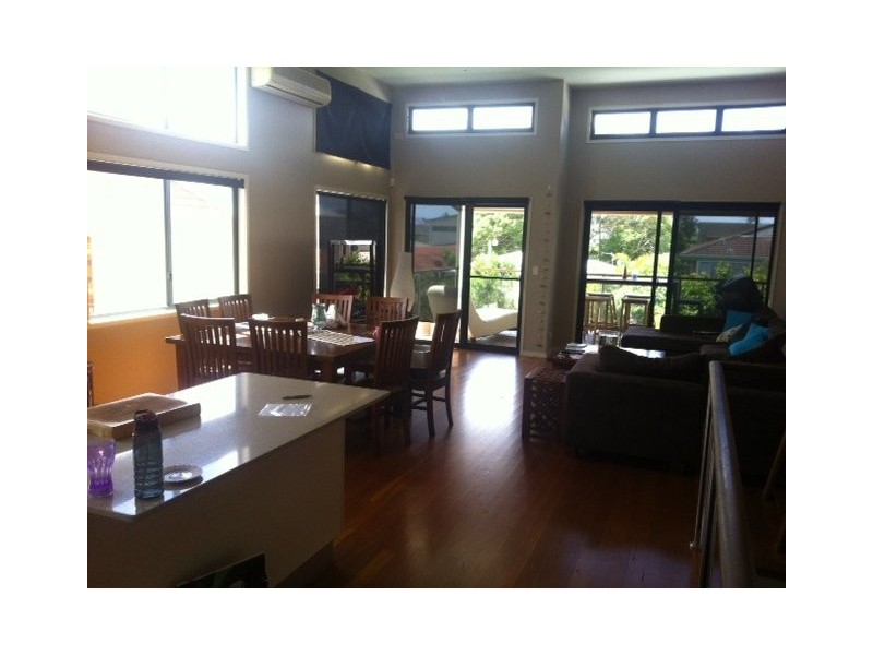 Nankeen Avenue, Paradise Point QLD 4216