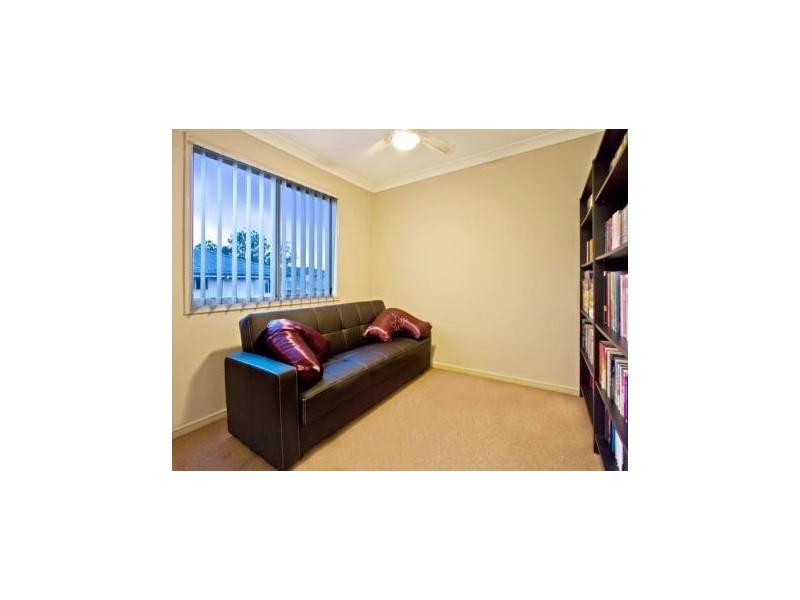 Oakmont, Oxley QLD 4075