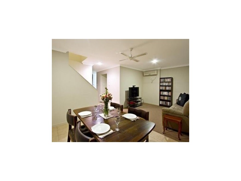 Oakmont, Oxley QLD 4075