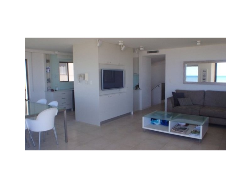 Old burleigh road, Surfers Paradise QLD 4217