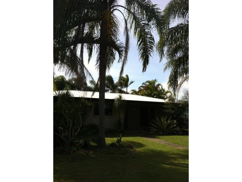 mcewens beach rd, Ooralea QLD 4740