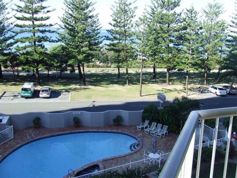 the esplanade, Burleigh Heads QLD 4220