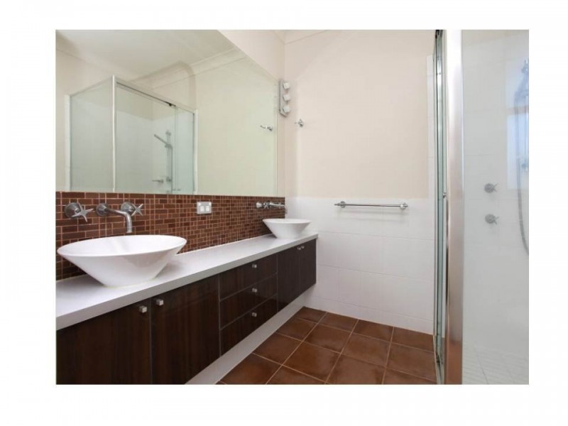 CARRARA, Carrara QLD 4211