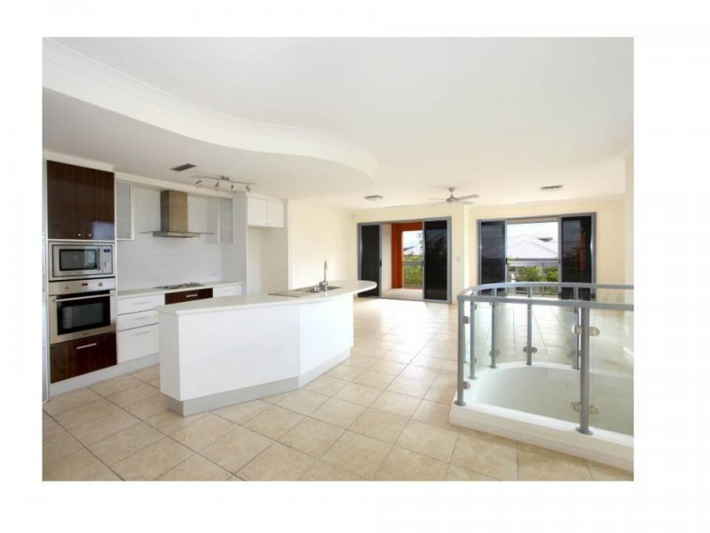 CARRARA, Carrara QLD 4211