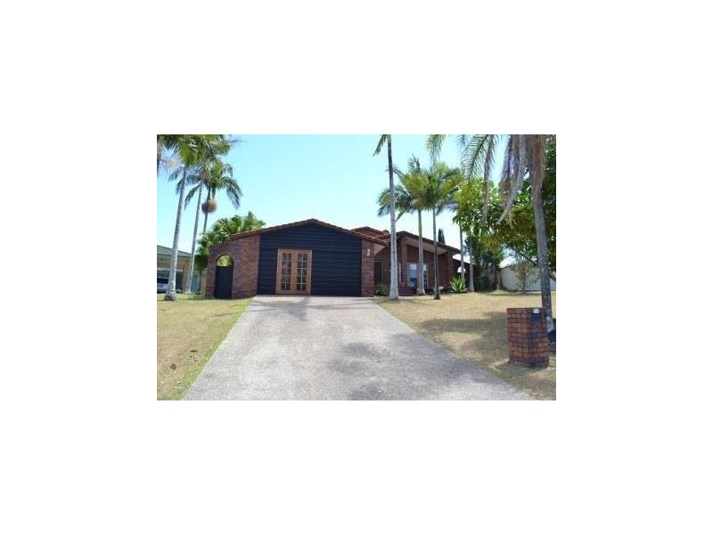 latrobe ave, Helensvale QLD 4212