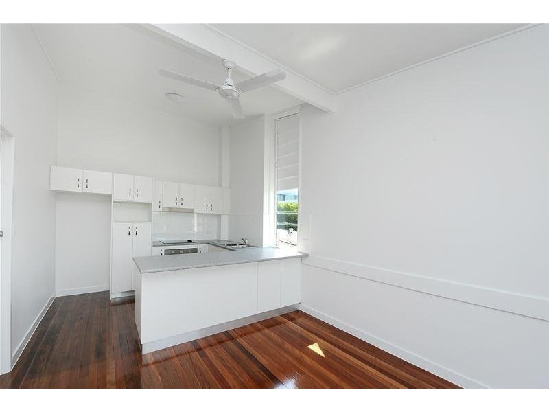 Buderim Av, Alexandra Headland QLD 4572
