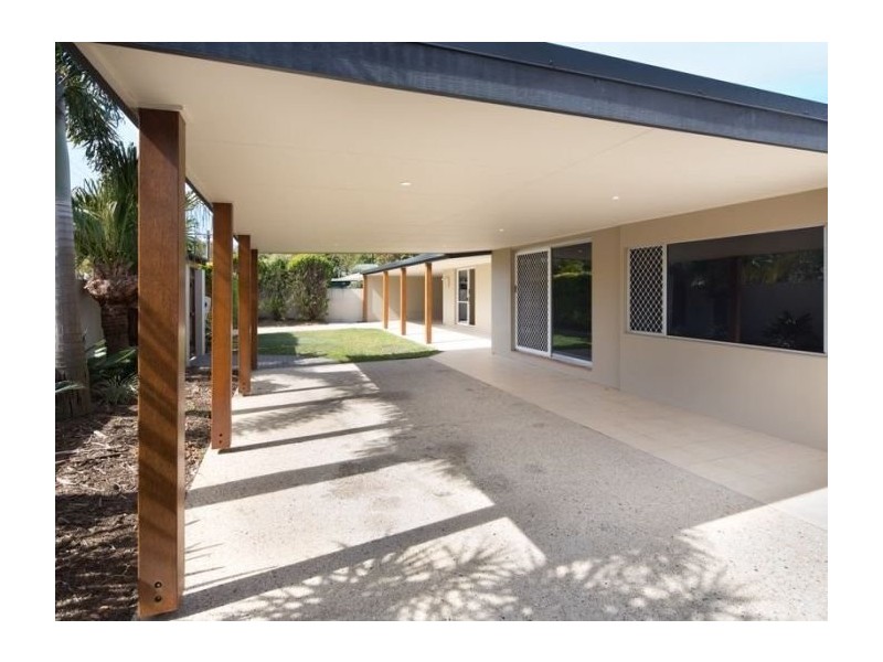Allden Avenue, Labrador QLD 4215