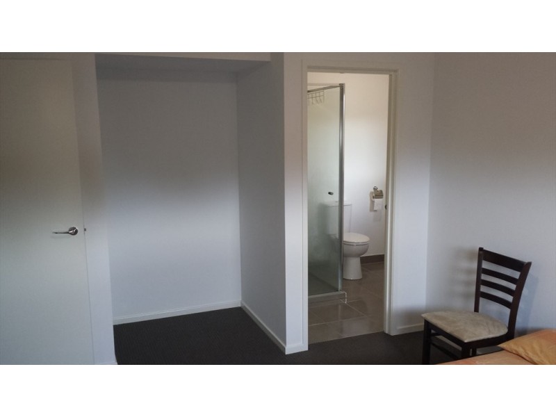 Gordons road, South Morang VIC 3752