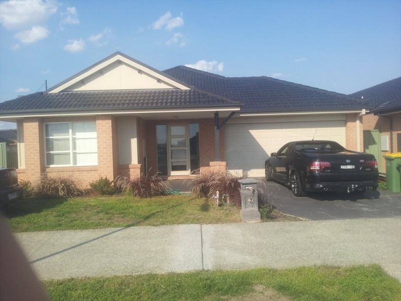 edmund st, Pakenham VIC 3810