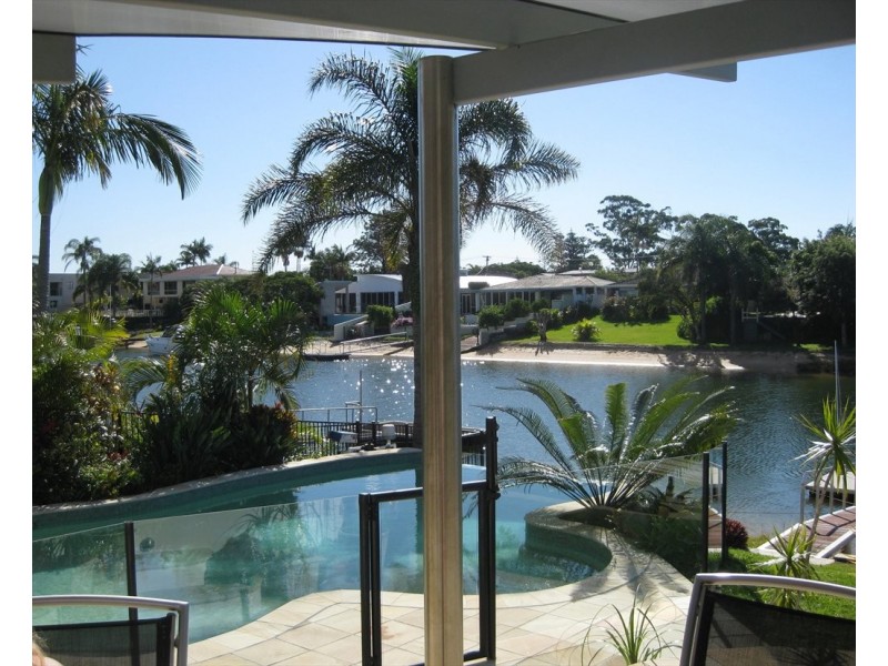 Rosemont Avenue, Broadbeach Waters QLD 4218