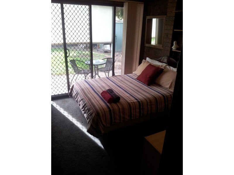 Lanark Court, Wodonga VIC 3690