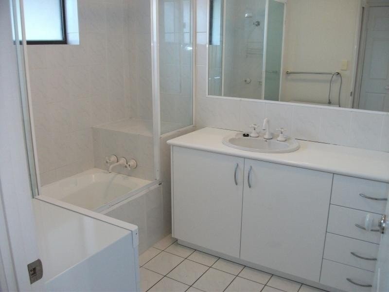Old Burleigh rd, Broadbeach QLD 4218