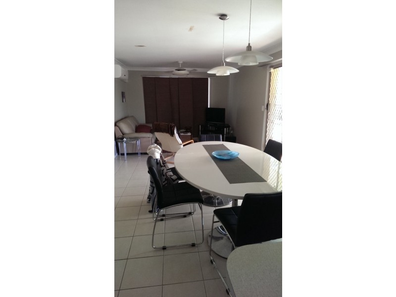 Vaucluse crescent, Petrie QLD 4502