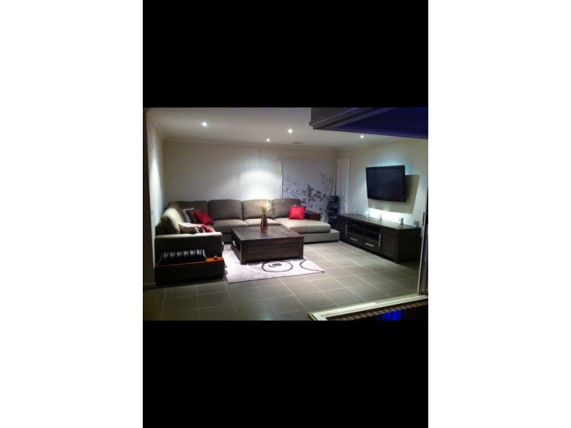 Resort boulevard, Doreen VIC 3754