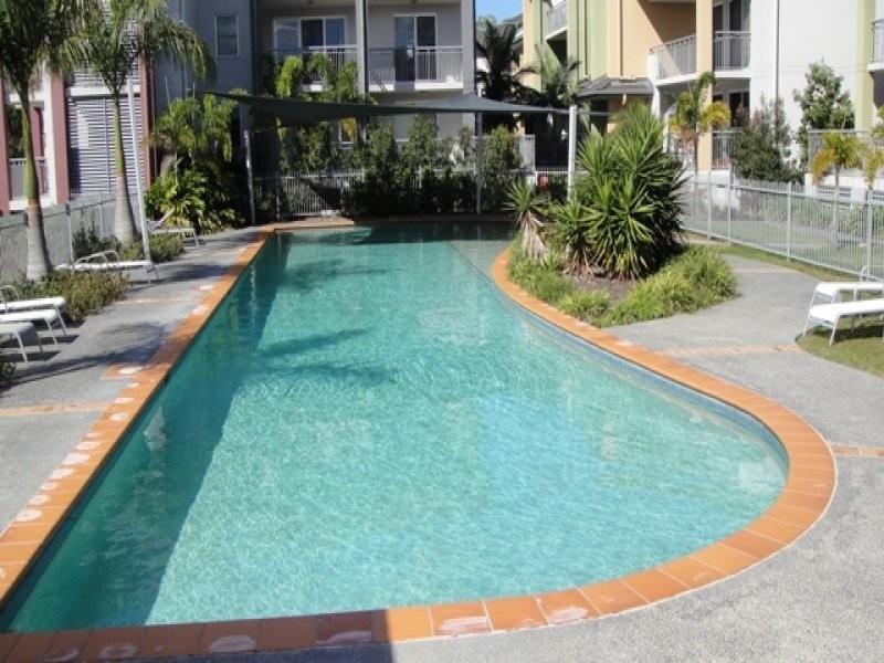 clark street, Biggera Waters QLD 4216