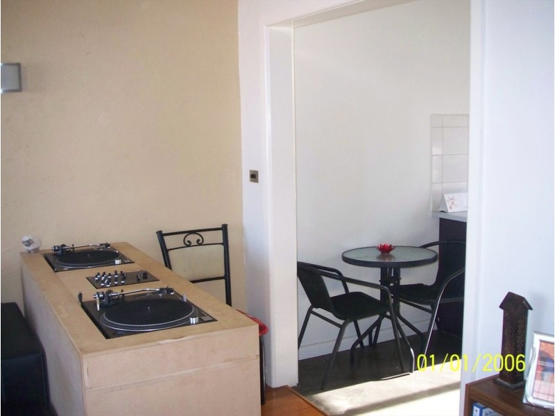 Selwyn Ave, Elwood VIC 3184