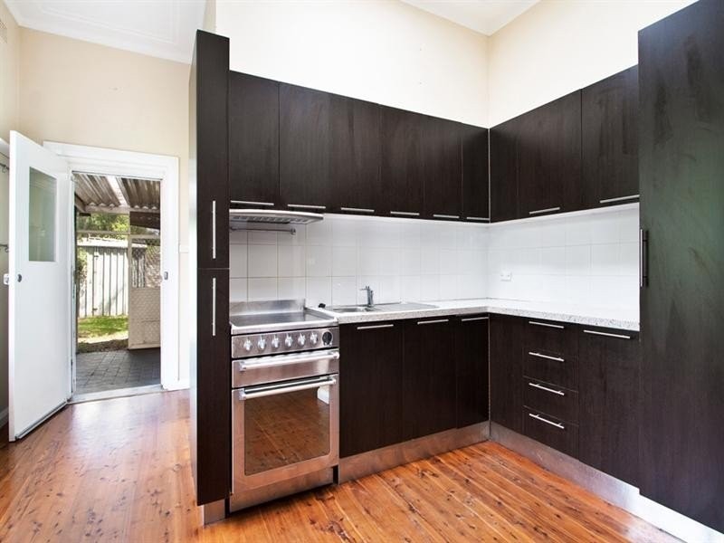 Florence St, St Peters NSW 2044