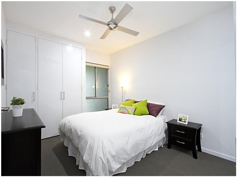 Carmody Road, St Lucia QLD 4067