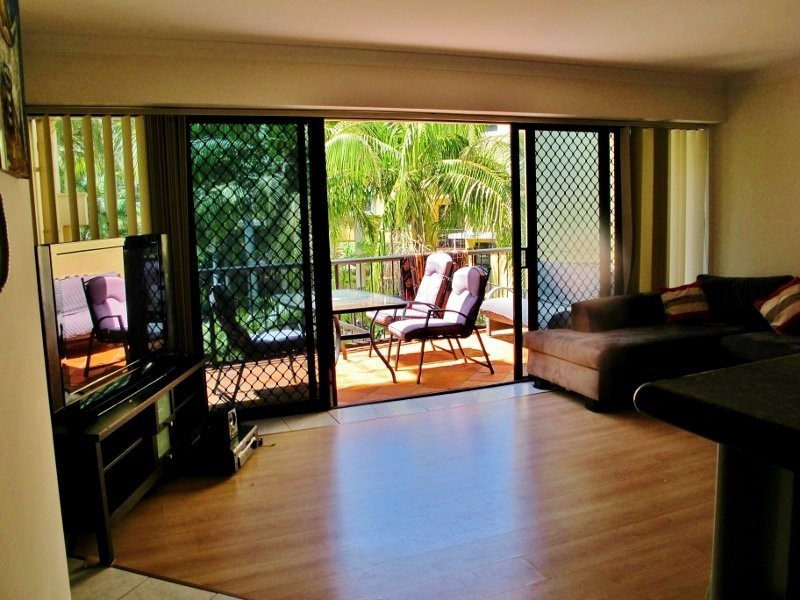 Great Hall Drive, Nobby Beach QLD 4218