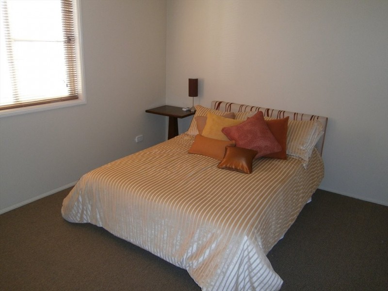 Thibault Street, South Tamworth NSW 2340