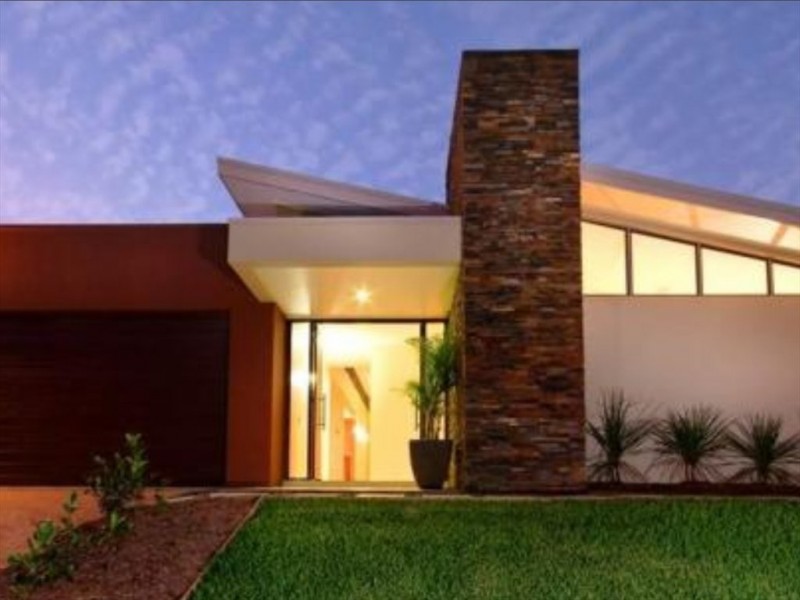 highstreet, Smithfield QLD 4878