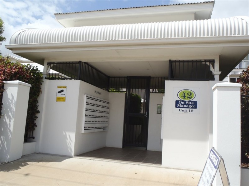 Warburton Street, North Ward QLD 4810