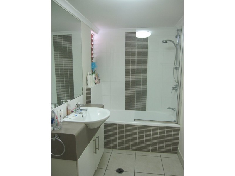 Warburton Street, North Ward QLD 4810