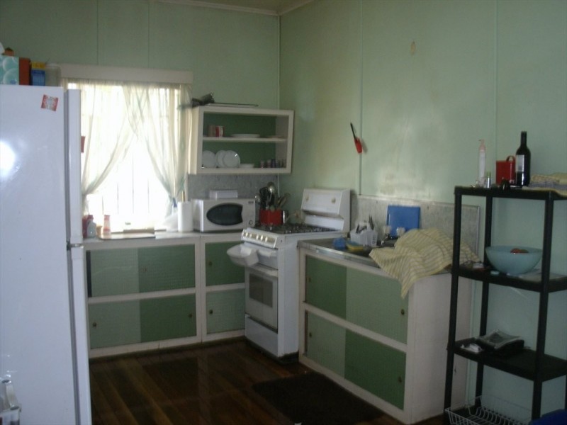 Thurso St, North Booval QLD 4304