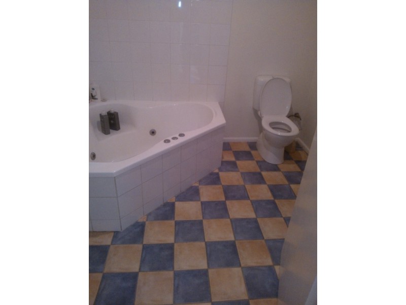 Middleborough Rd, Blackburn North VIC 3130