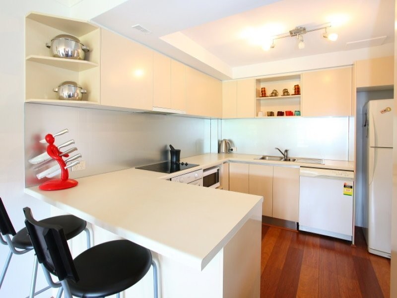 Hooker Boulevarde, Broadbeach QLD 4218