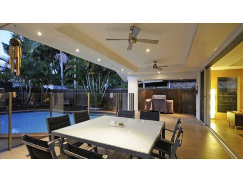 Bardon Ave, Miami QLD 4220