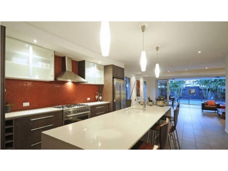 Bardon Ave, Miami QLD 4220