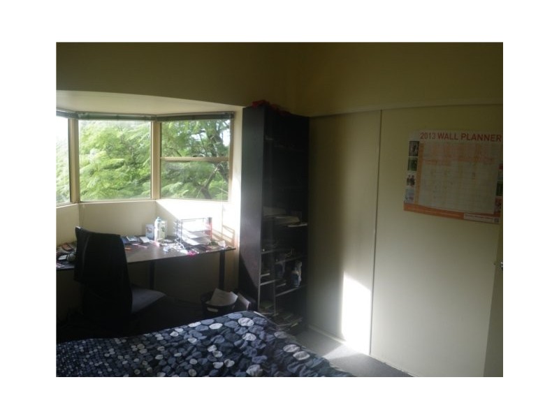 Clarence Rd, Indooroopilly QLD 4068