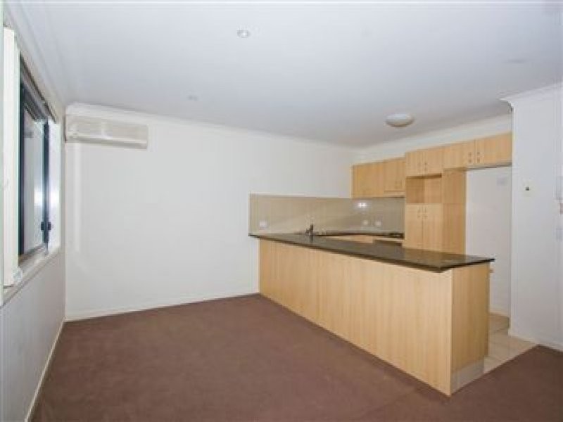Ancona, Carrara QLD 4211