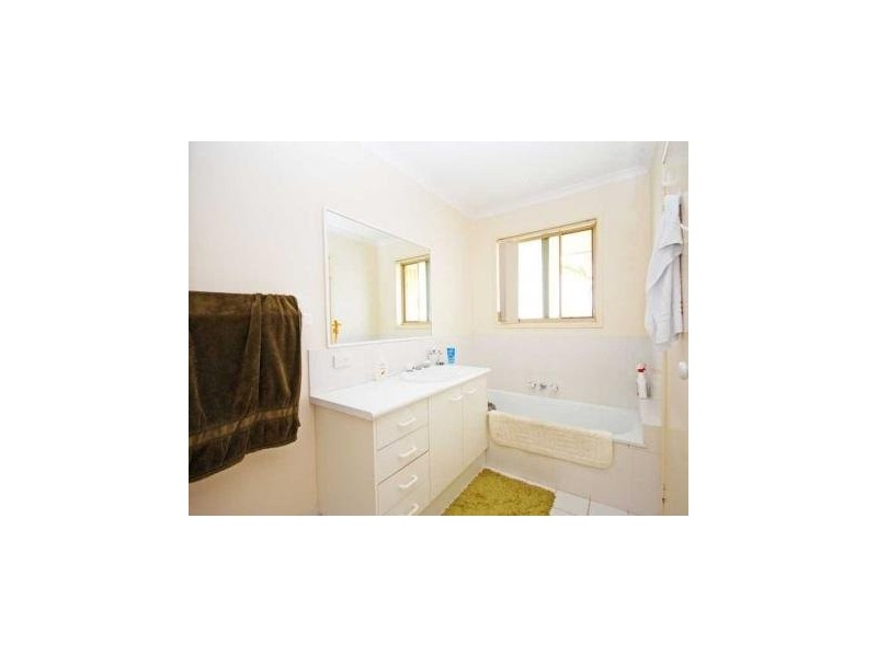 Lowood Court, Varsity Lakes QLD 4227